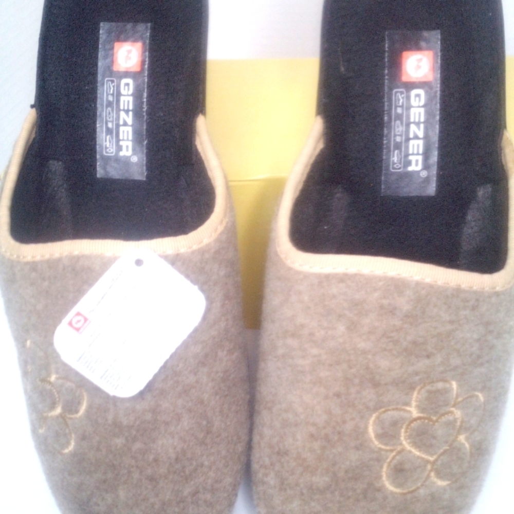 BUY IT NOW  Gezer NWT Slippers Feels like Wool Fall Winter Ready Size 8 (39) Tan